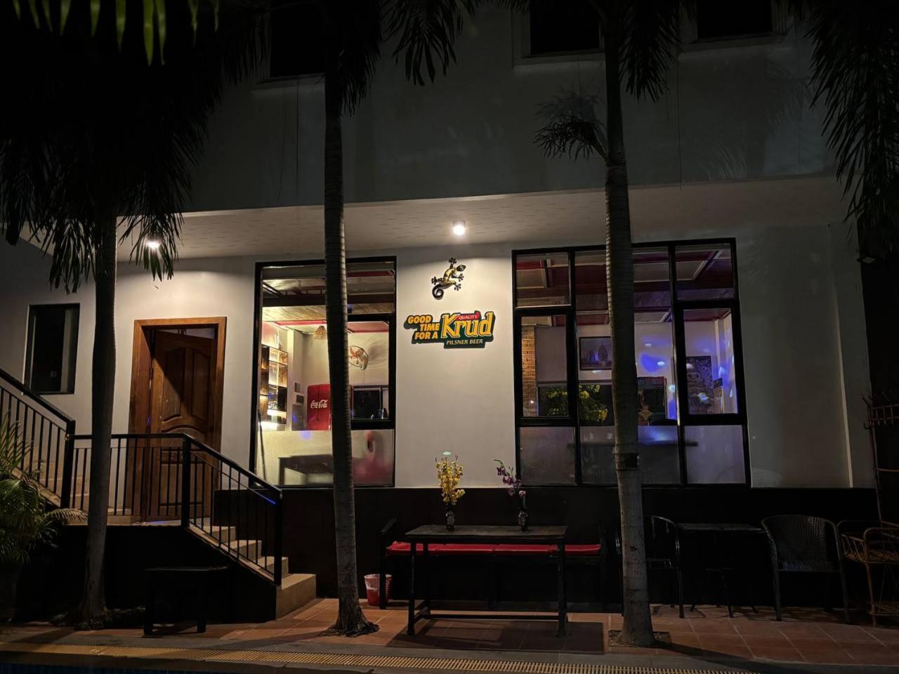 White Monkey Hotell Siem Reap Eksteriør bilde